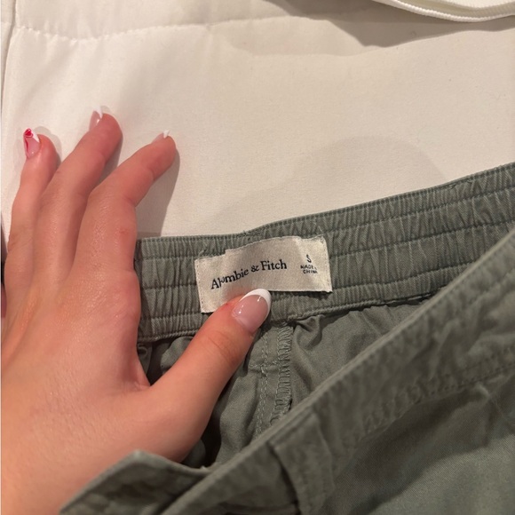 ABERCROMBIE green cargo pants - Picture 3 of 3